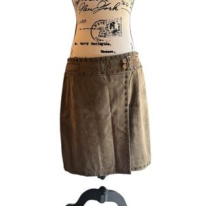 VS2 by Vakko Vintage Olive Studded Slit Suede Lined Skirt Size 10